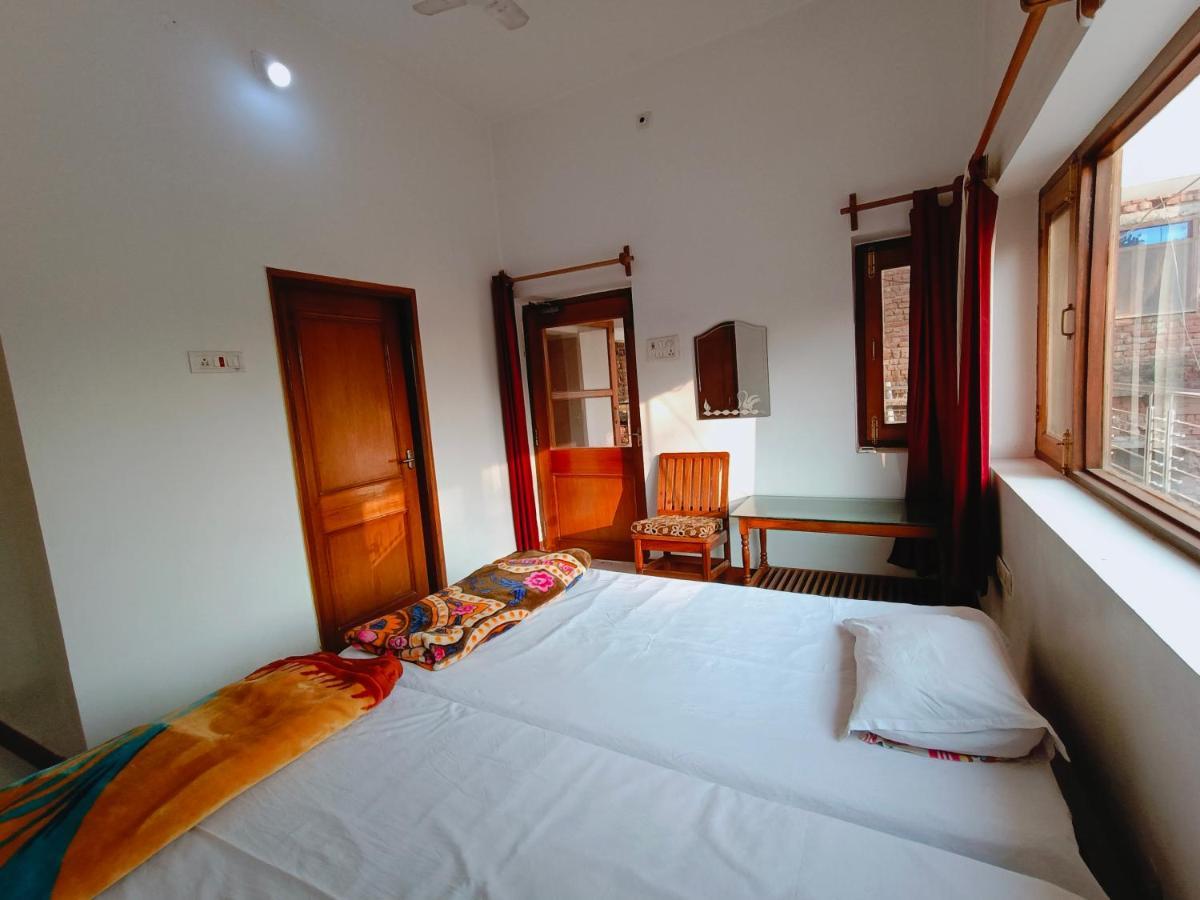 The Gupta Guest House Bodh Gaya Buitenkant foto