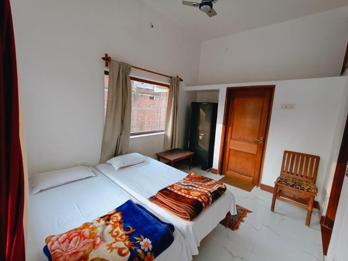 The Gupta Guest House Bodh Gaya Buitenkant foto