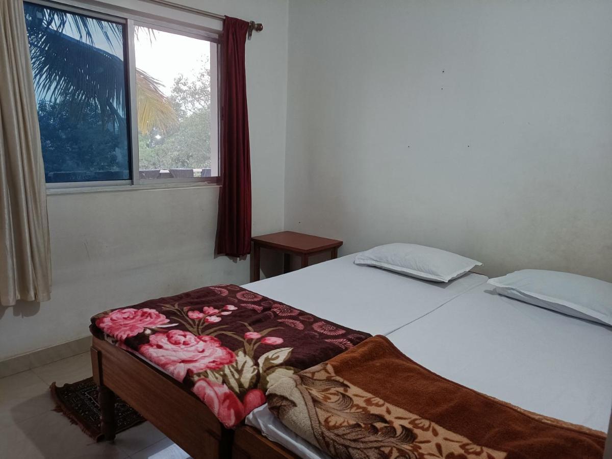 The Gupta Guest House Bodh Gaya Buitenkant foto