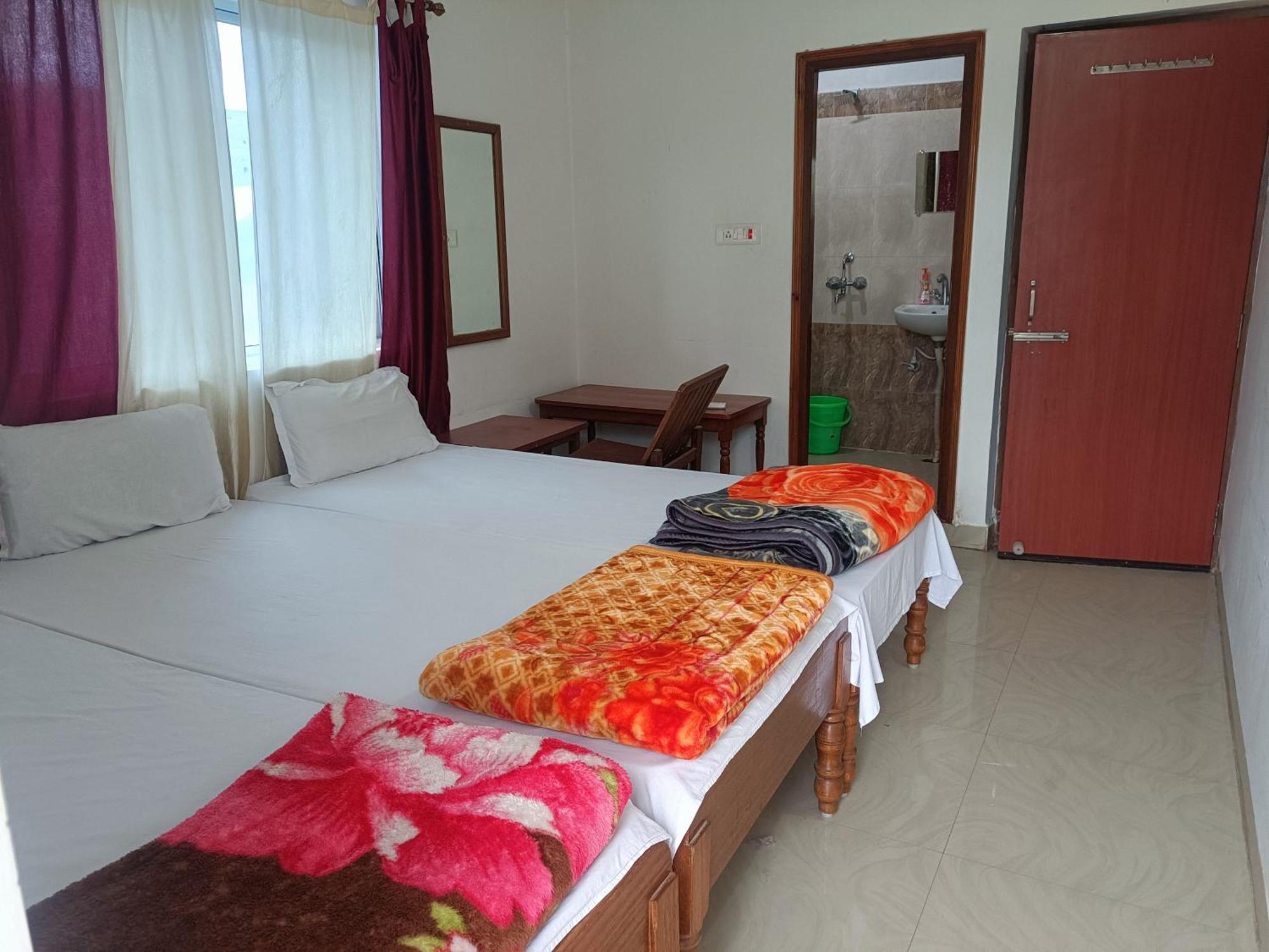 The Gupta Guest House Bodh Gaya Buitenkant foto